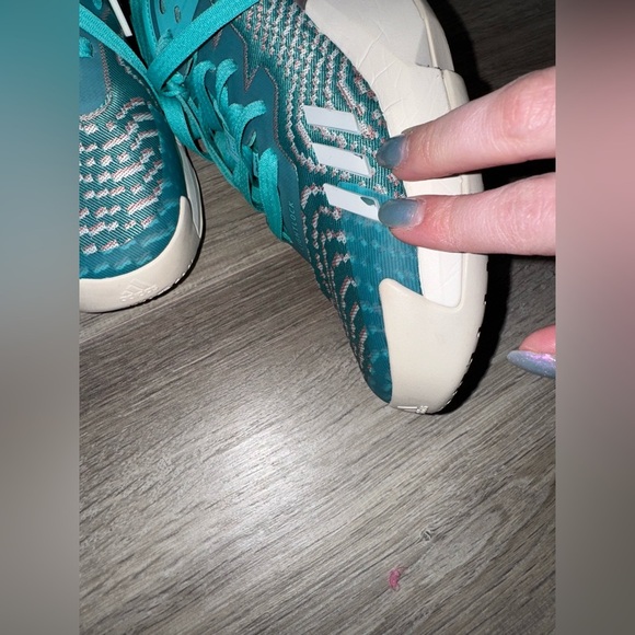 Adidas D.O.N. Issue 4 Grade Basketball Shoe - Picture 7 of 13